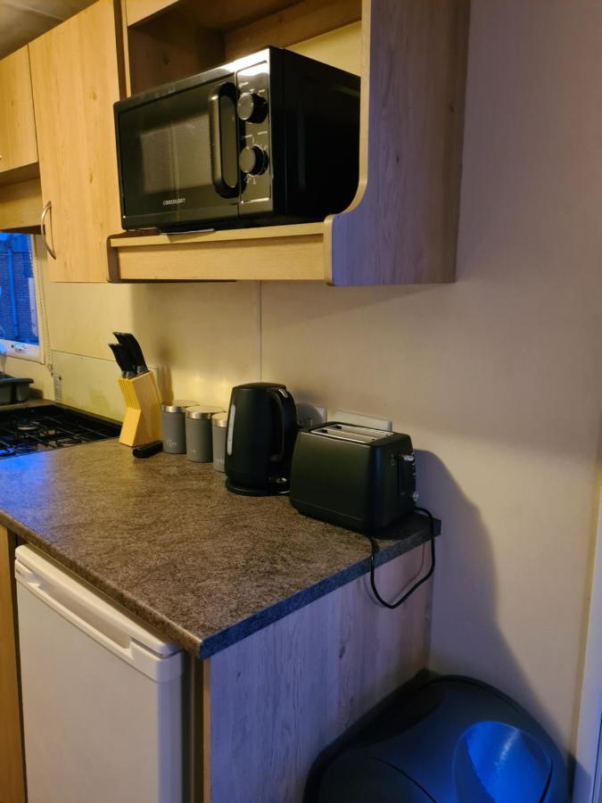 Cosy, Family Caravan Near The Beach Clacton-on-Sea Ngoại thất bức ảnh